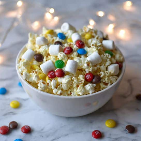 Snowman Snack Mix: Festive No-Bake Winter Treat Recipe