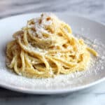 Cacio e Pepe: Classic Italian Pasta with Pecorino Romano and Black Pepper Recipe
