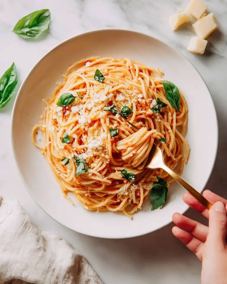 Summertime Spaghetti with Fresh Tomato Sauce Recipe